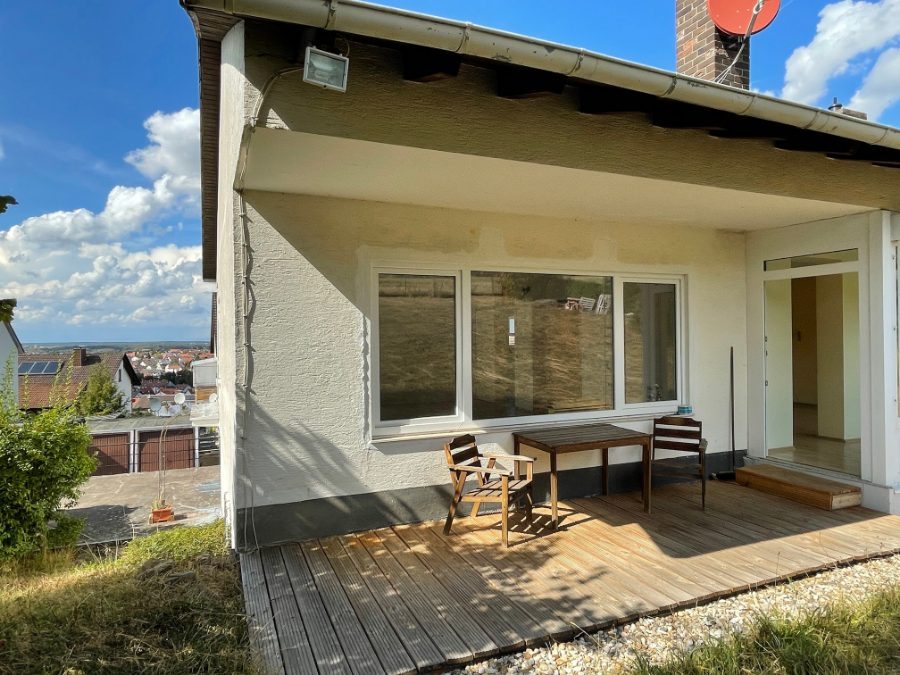 Einfamilienhaus mit Einliegerwohnung in ruhiger Stadtrandlage