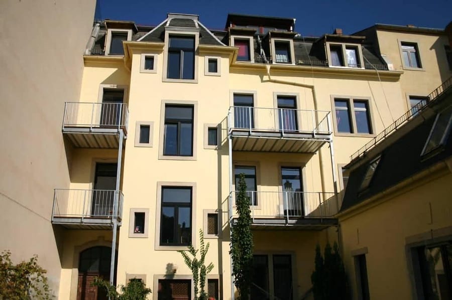 Mehrfamilienhaus in Pirna mit Nebengebäude, im Herzen der Stadt